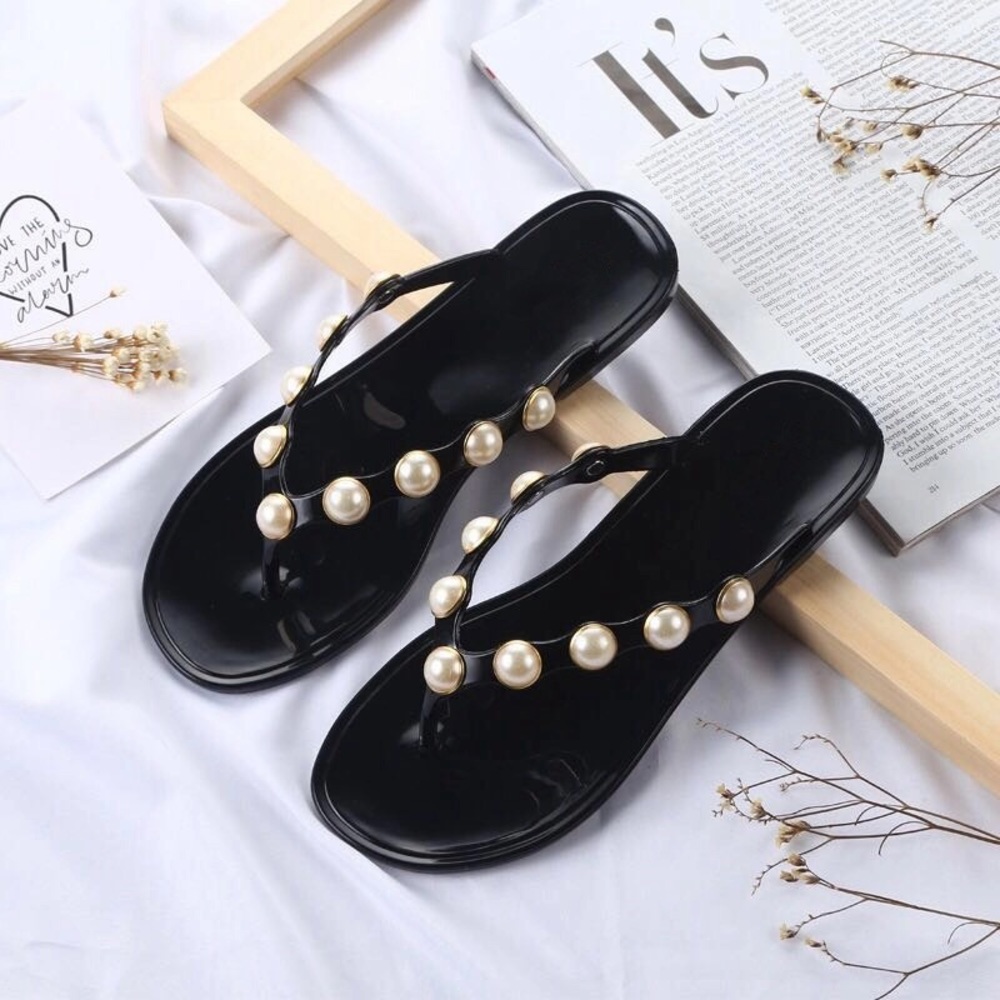 Pear flip flops